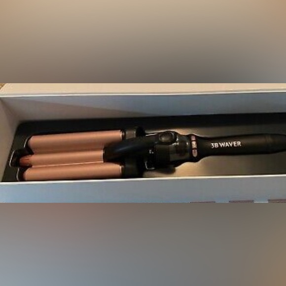 NIB!!!!!  Beachwaver Co 3B Waver - Picture 2 of 4
